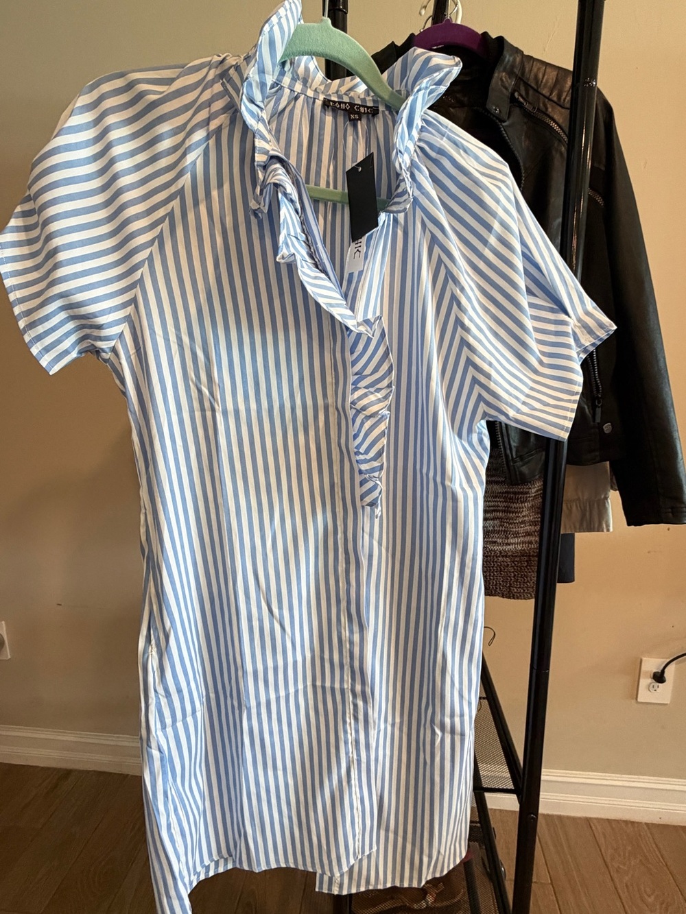 Boho Chic Blue & White Striped Women’s Short-Sleeve Dress Shirt